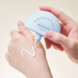 Придбати оптом Сонцезахисний крем для обличчя зволожуючий Kundal Moisture Sun Cream With Hyaluronic Acid SPF50+ PA++++ 40ml